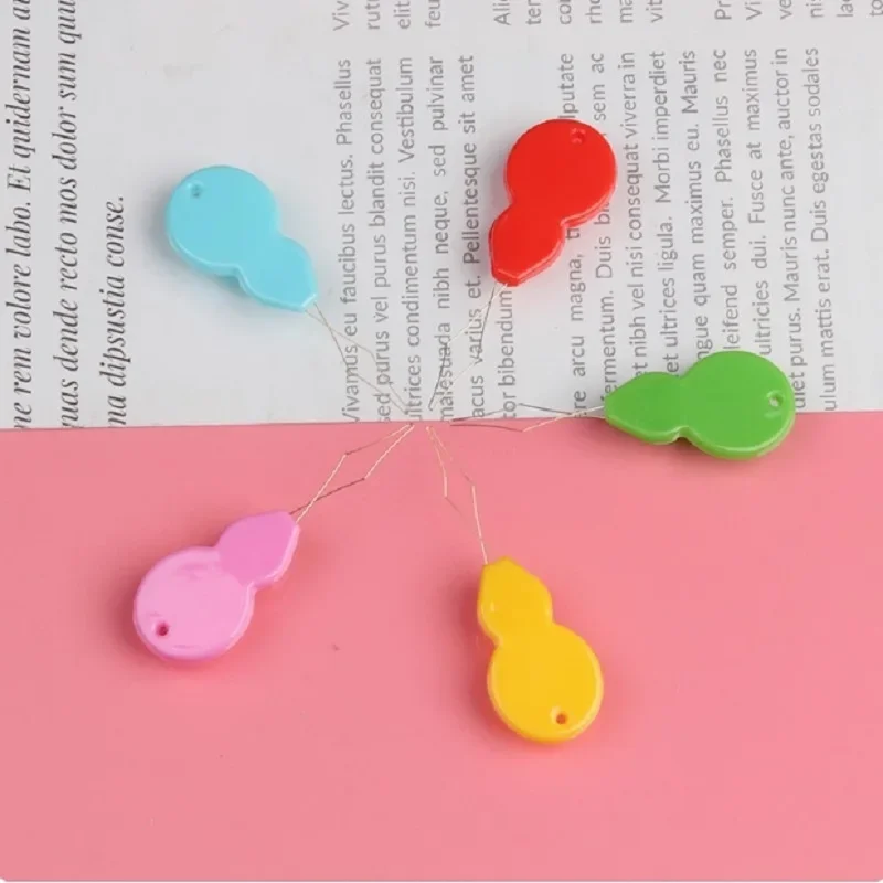 

Инструмент для вставки стежков игл для швейной машины, пластиковая проволочная петля для игл, нитевдеватель, швейные инструменты