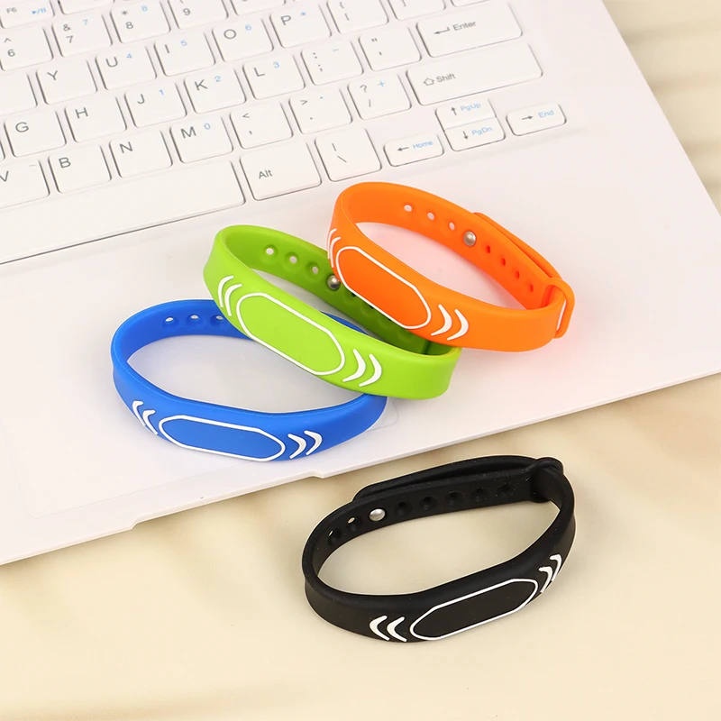 1Pcs 125KHz T5577 EM4305 Rewritable RFID Bracelet Silicone Adjustable Adult Kid Wristband Watch Copy Clone Key Badge Token Card