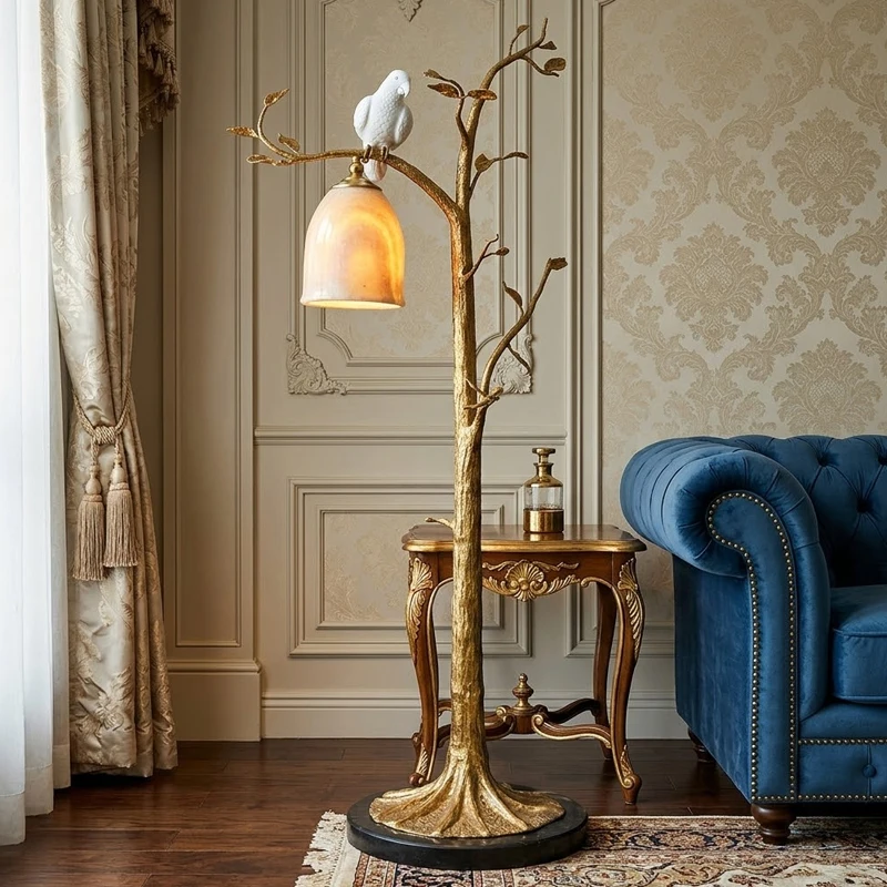 Italian-style antique brass floor lamp, luxurious classic European gold standing lamp