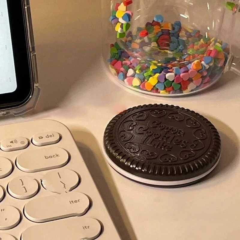 1 pz carino biscotto al cioccolato a forma di Oreo specchio per il trucco di Design al cioccolato con 1 pettine Set strumento per il trucco delle donne specchio per il trucco pieghevole