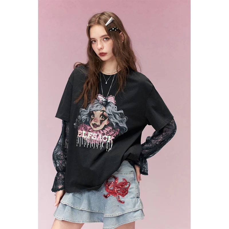 ELFSACK Cute T-Shirt with Clown Girl Print & Lace Insert, Cool Graphic Tee for Women, Y2K Kawaii Tops for Casual Wear