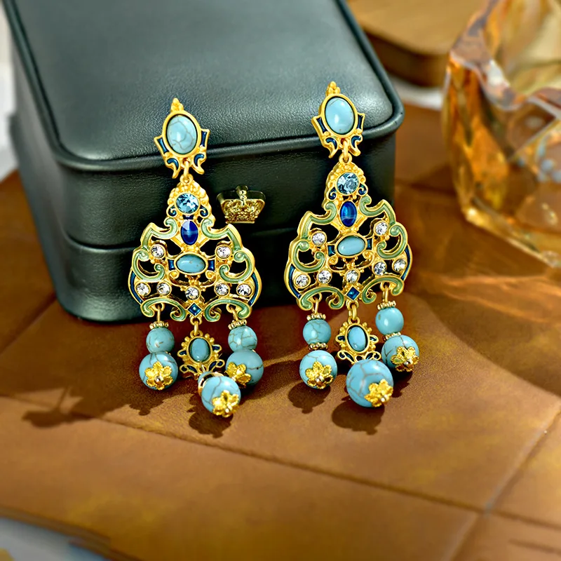 

Fashionable and Personalized Classical Inlaid Zircon Turquoise Tassel Women's Earrings Exquisite Accessories