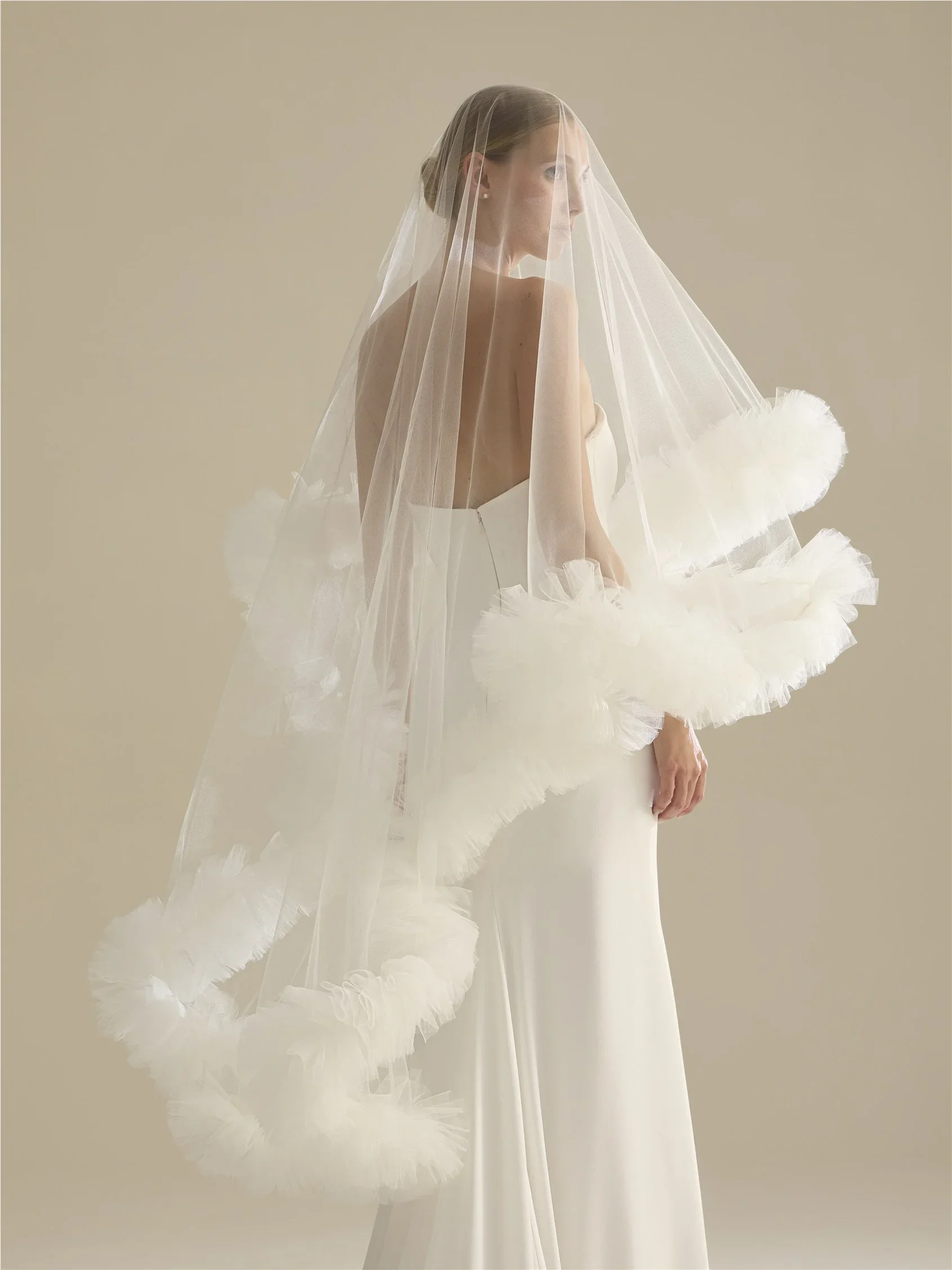 Thumbnail 2 - #14 Latest Bridal Veil Accessory Offers