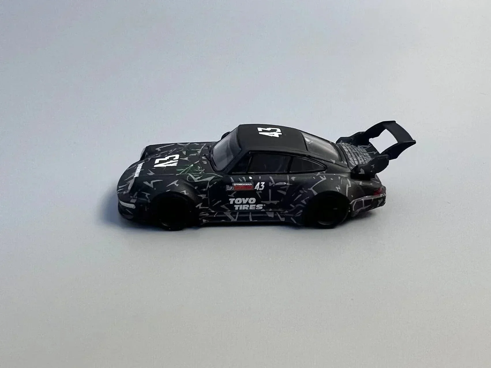 

Flame 1:64 RWB 993 Block43 Mon Model Car