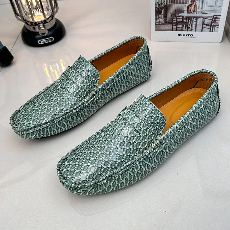 

Leather Beanie Men Shoes Crocodile Pattern Style Trendyy Internet Celebrity Casual Leather Shoes Slip-On Loafers Men Lazy Shoes