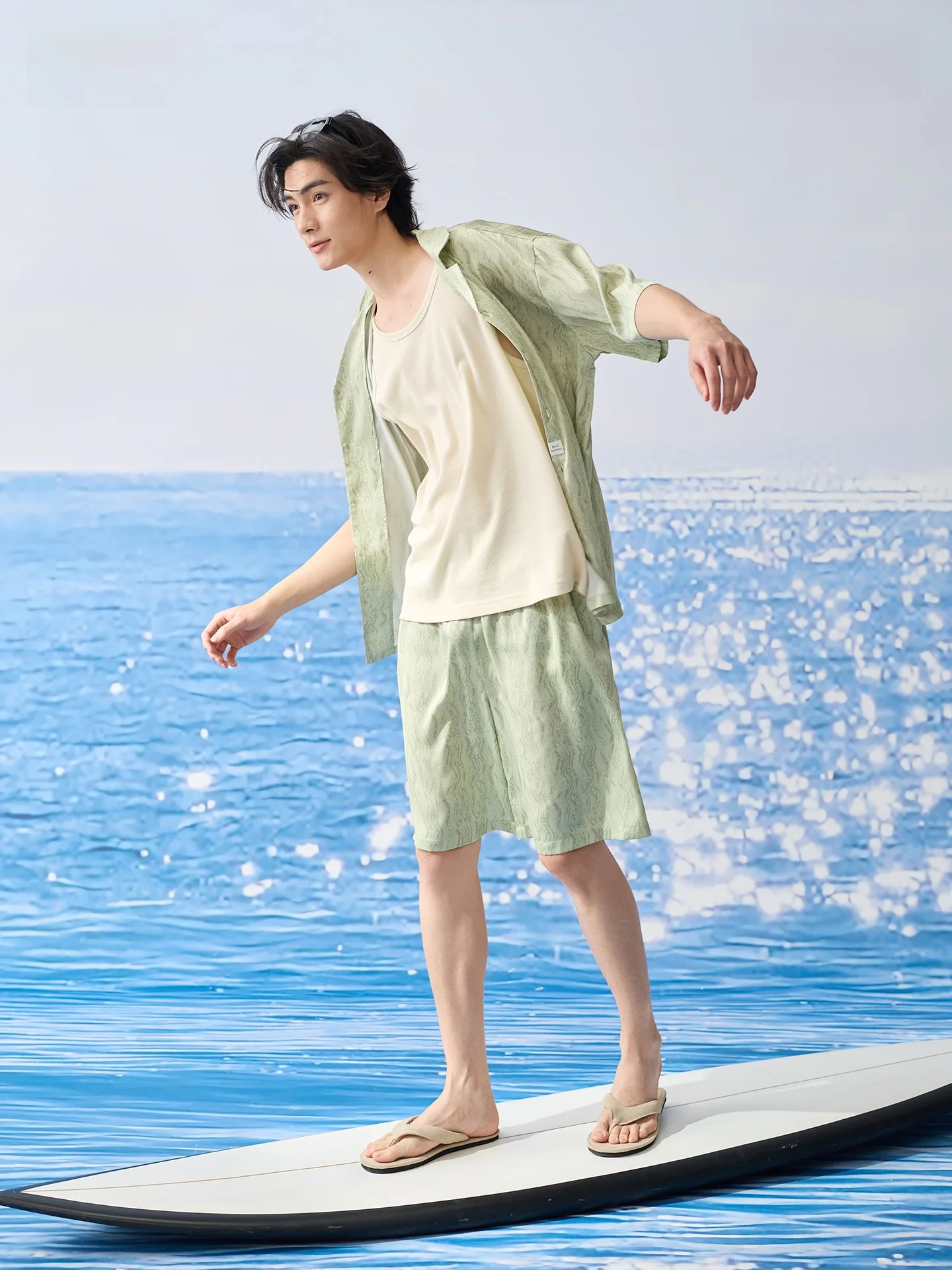 ensemble-de-pyjama-en-soie-glacee-a-manches-courtes-pour-homme-–-nouvelle-collection-ete-2026-–-confortable-coupe-ample-ideal-pour-la-maison-et-l'exterieur