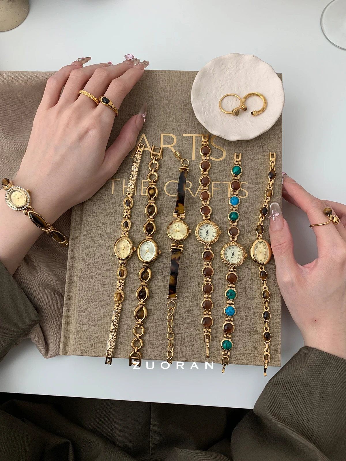 Retro high-end tiger eye stone design amber high-end fashion temperament women's watch original gift women's gift
