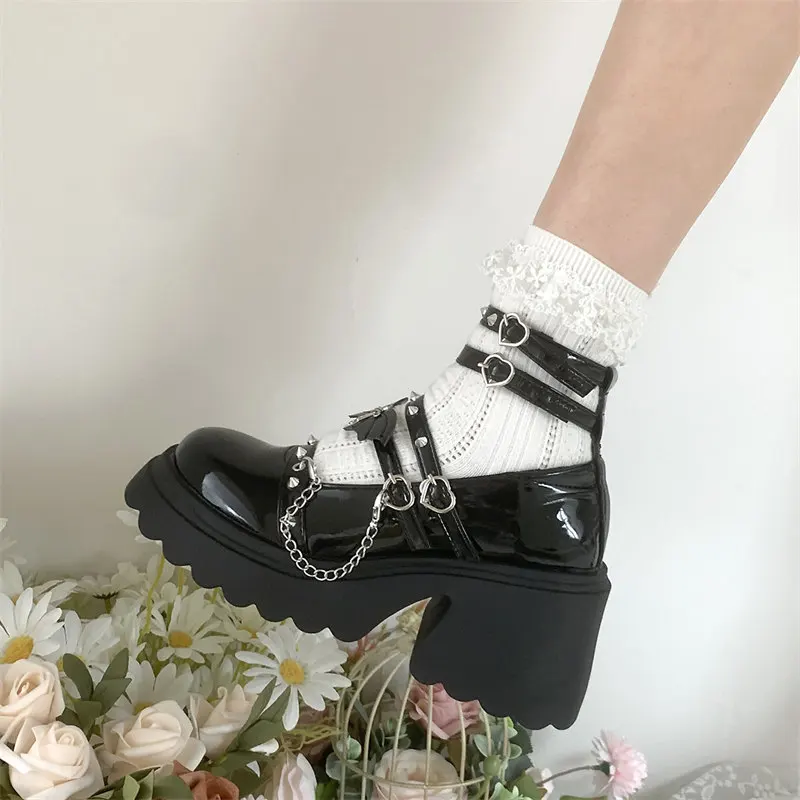 Women lolita shoes Mary Jane shoes Metal chain Decoration Platform Gothic pumps Female Japanese Patent Leather JK Punk Shoes