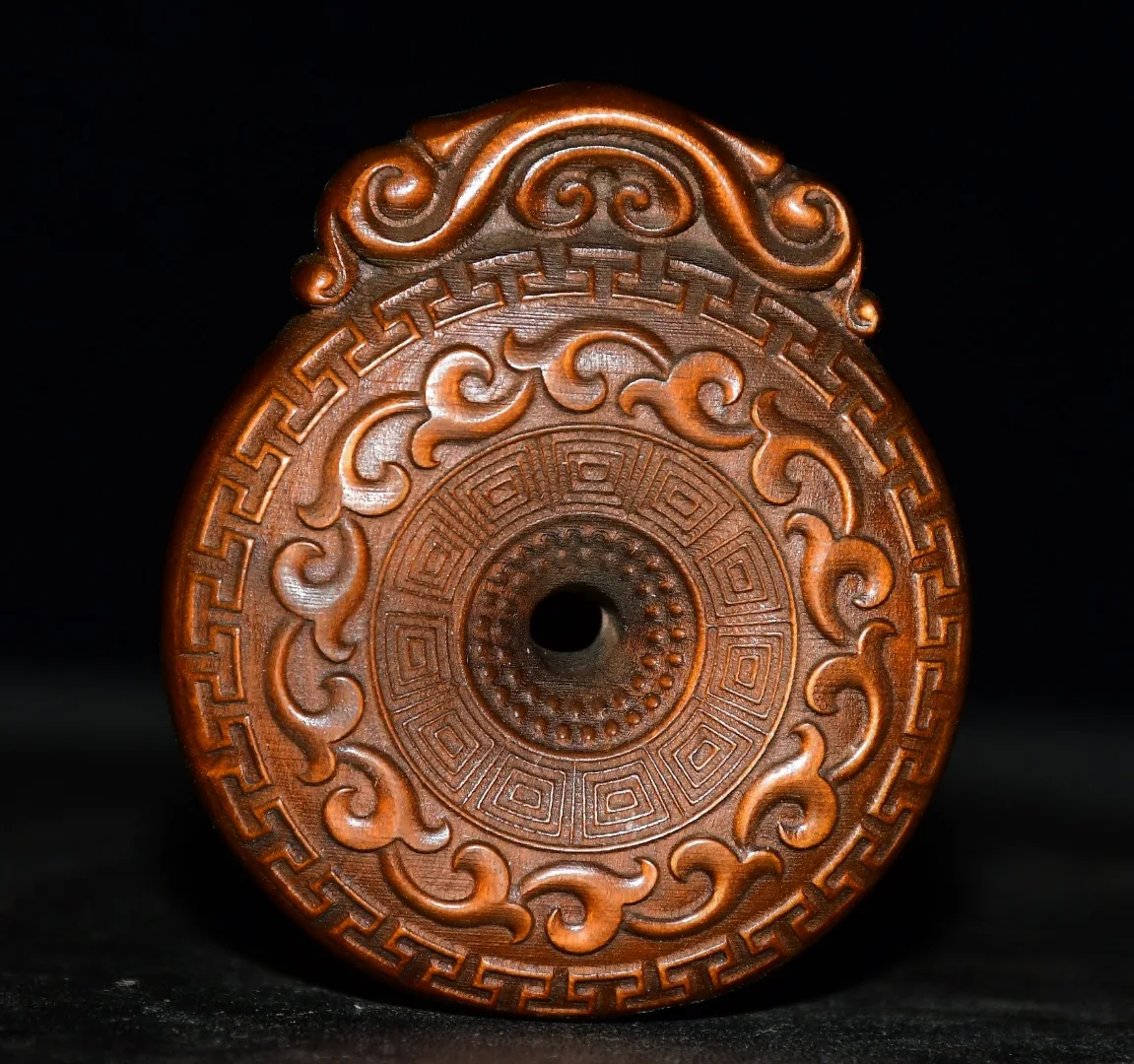

China boutique lobular boxwood gossip amulet safety buckle.