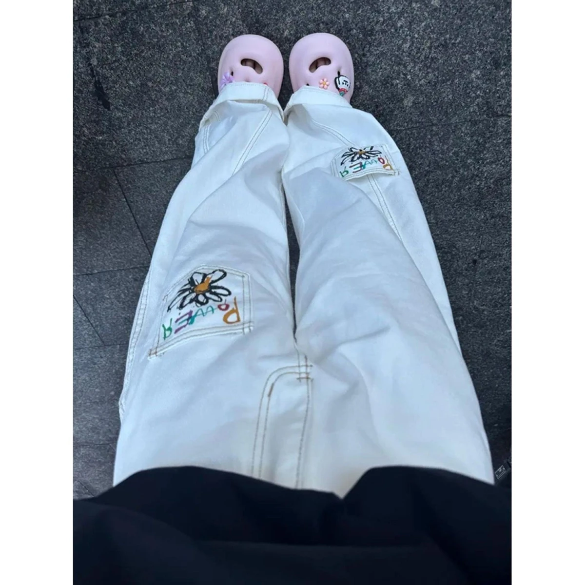 

Женские джинсы с принтом ромашек, изогнутым кроем, низкой посадкой, широкими штанинами, из мягкой хлопковой смеси, для весны и осени, новинка