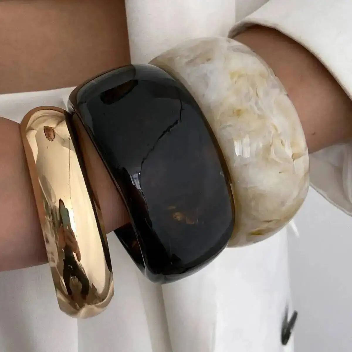 

SHIXIN 3 Styles Vintage Smooth Surface Round Acrylic Bracelets for Women Fashion Stackable Thick Resin Wide Bracelet Bangles