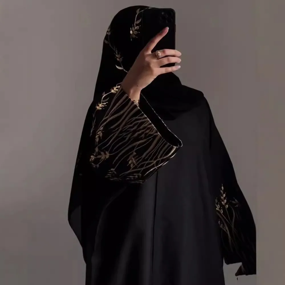 2024 nowe czarne szaty muzułmańskie złote haftowane arabskie szaty moda nad szatami Abaya z chustą na głowę