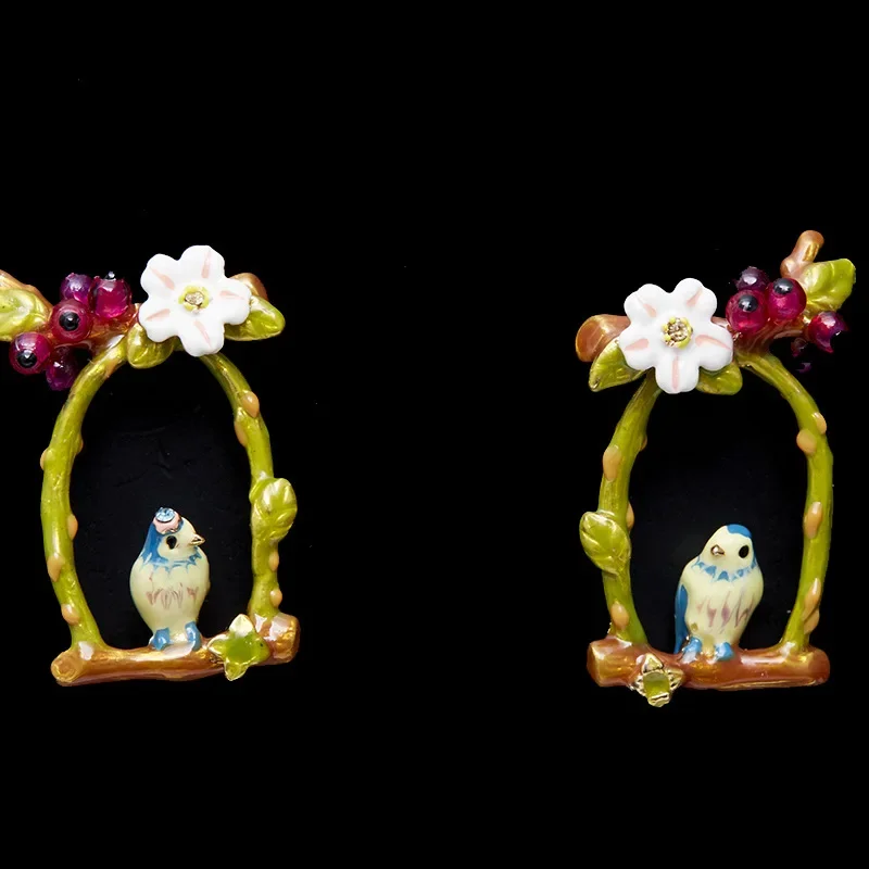 

Classic Big Copper Alloy Earrings Niche Design Enamel Glaze Inlaid Rhinestone Blue Sparrow Bird Cage White Flower Female Trend