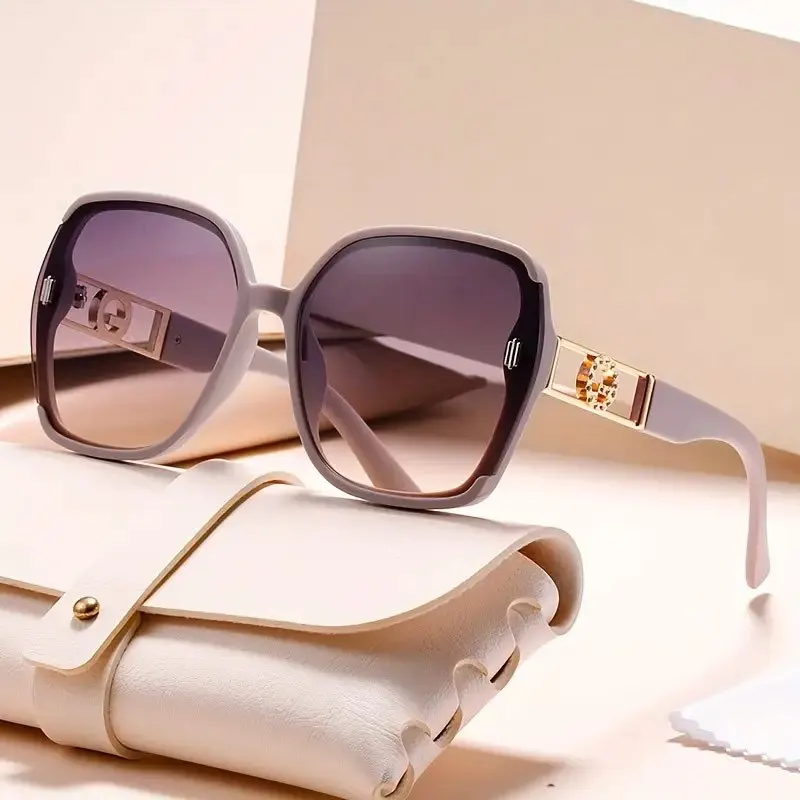 Ladies Classic Retro Rectangle Fashion Eyewear - Anti-Reflective PC Lenses, Lightweight Plastic Frame - Equipped with White Eyewear Bag for Many Occasions, Party Decorative Accessories, Simple Fashion Eyewear, Anti-Glare Design view 3