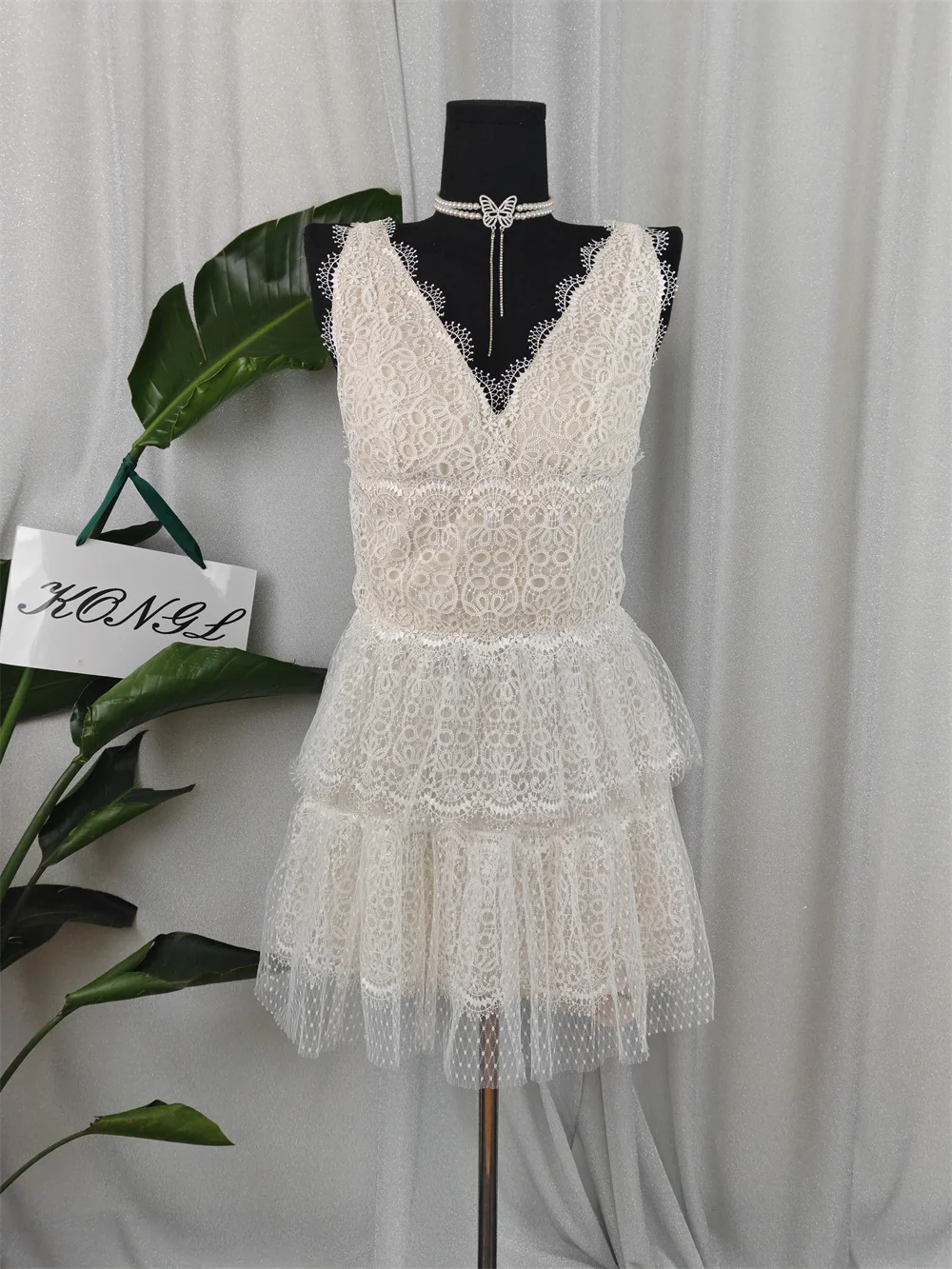 Vestido Sexy de encaje sin mangas con escote en V profundo para mujer, Vestido de cumpleaños Beige, diseño 2021, vestidos elegantes de celebridades, Vestido de noche para discoteca