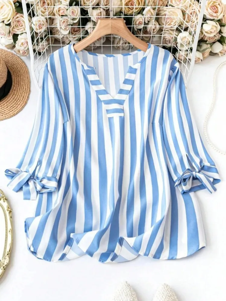 

Plus Size Woman Plaid T-shirt V-neck Jumper Personality Stripes Light Breathable European and American Style Beach Travel Clothe