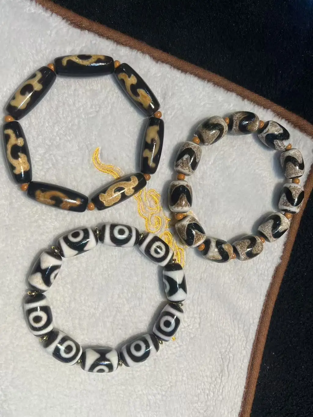 

Famous Taiwanese crafts Shangken yellow two-eyed dzi weathered pattern rare collection DIY accessories bracelet