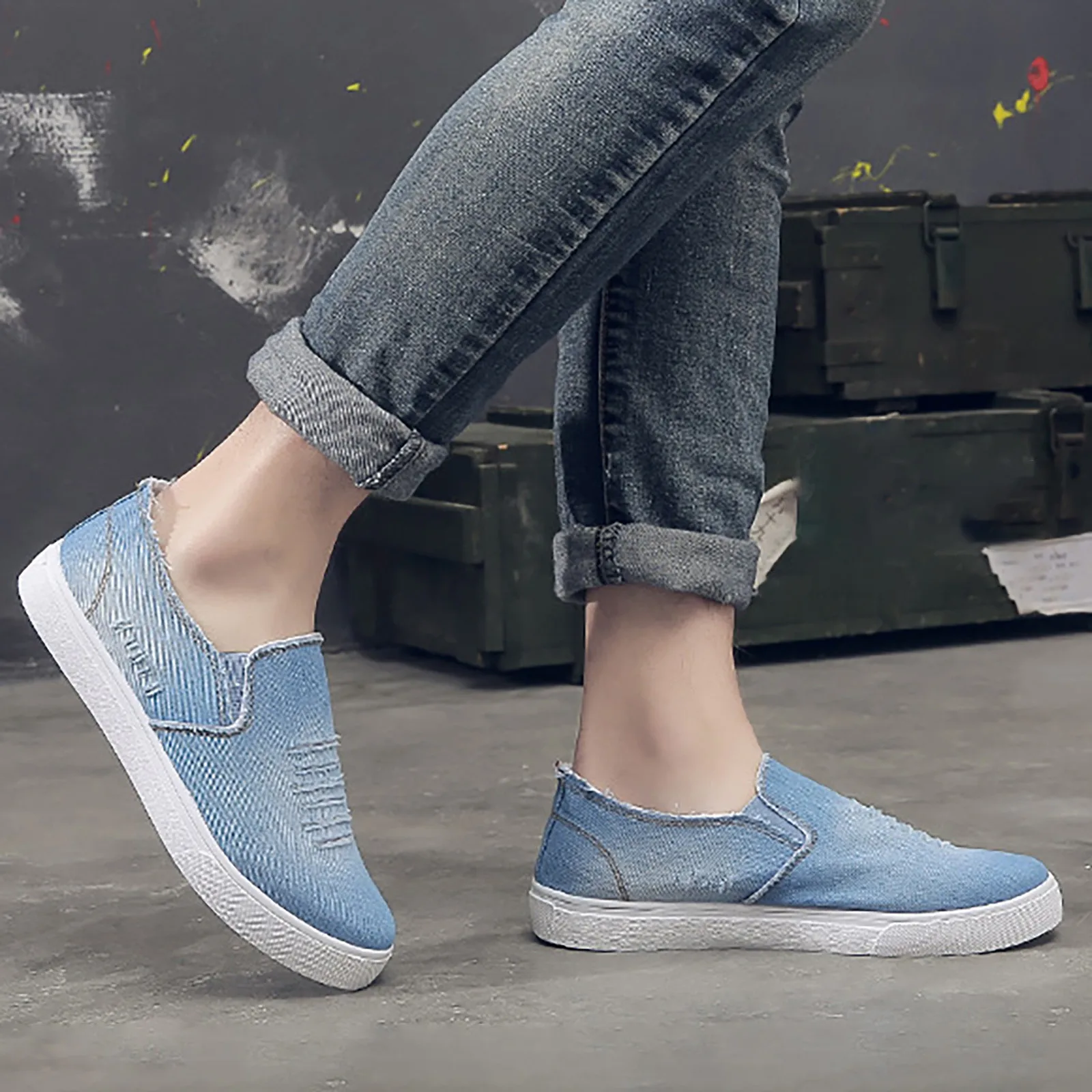 Men Slip On Shoes Canvas Loafers Shallow Denim Thick Sole Lazy Shoes 2023 Autumn Fashion Round Toe Platform Casual Daily Shoes