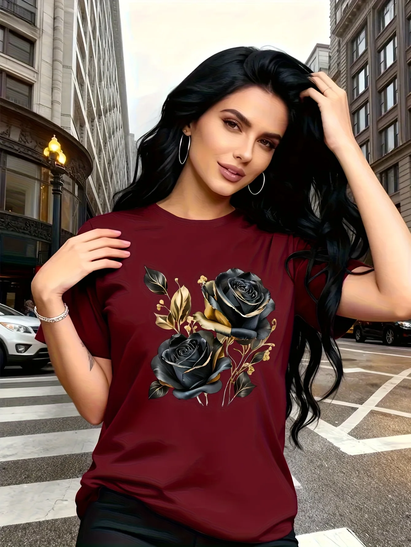 Retro Decorative Design Black Gold Rose Pattern Printed Fashionable Breathable T-shirt for Daily Commuting Versatile T-shirt