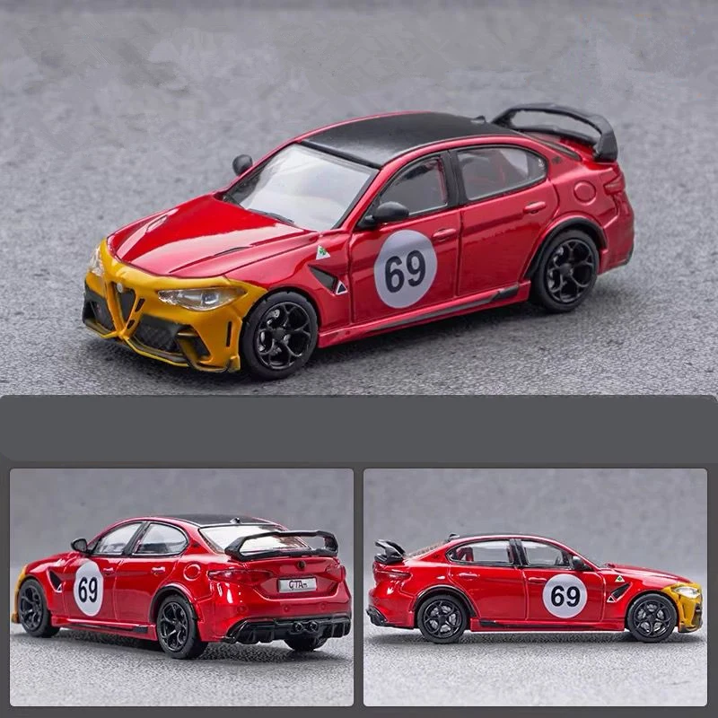 1/64 Alfa Romeo Giulia GTAm Alloy Sports Car Model Diecasts Metal Toy Track Racing Car Vehicles Model High Simulation Kids Gifts