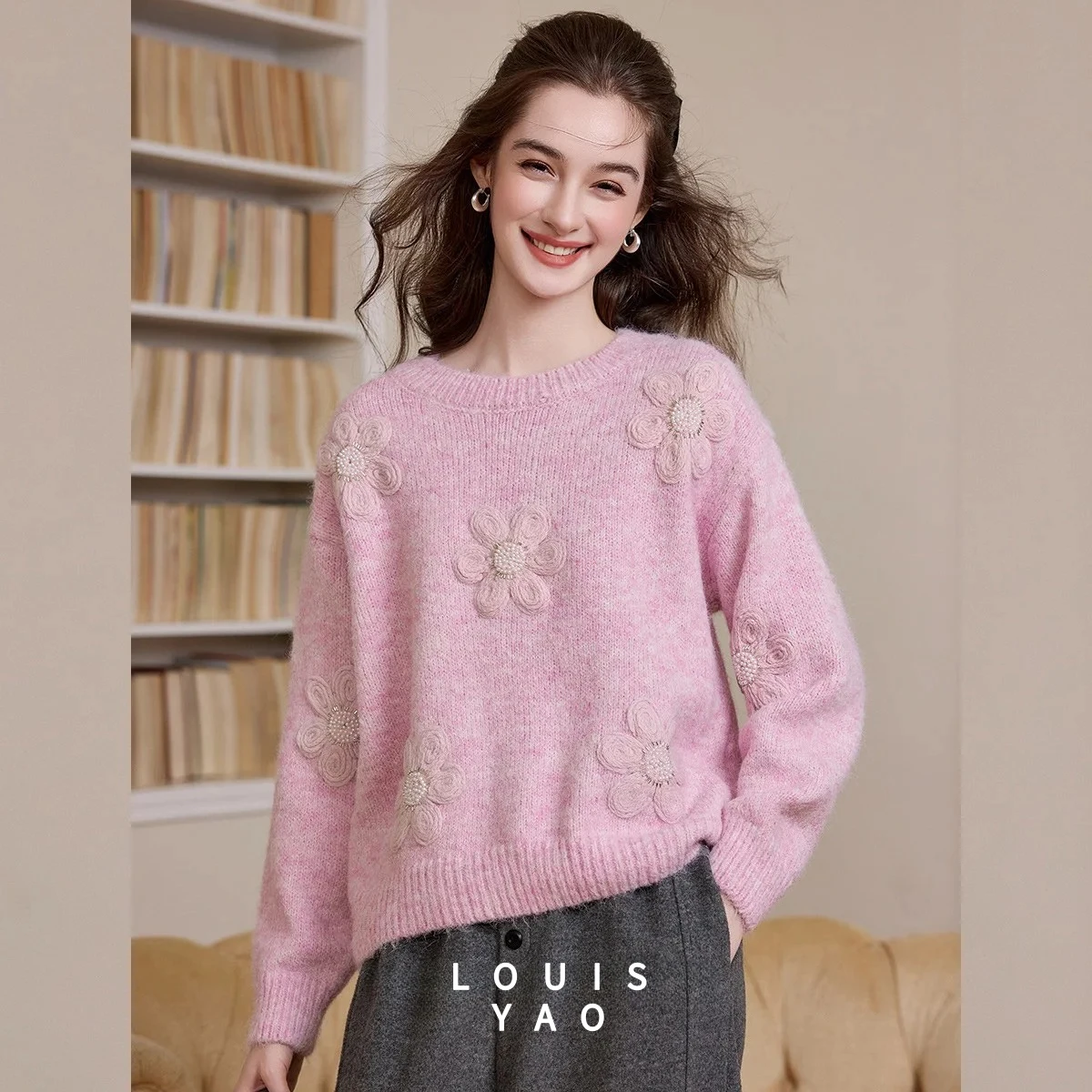 

LOUISYAO Floral-embellished Knitted Sweater 2025 Autumn/Winter Pullovers Sweet Style Slightly Stretch Women's Knitted Sweater