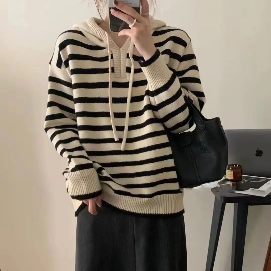 

Autumn and Winter 2024 Women's V-neck Hooded Striped Pullover Long Sleeve Knitwear Korean Loose Preppy Sweater Coat Woman L382