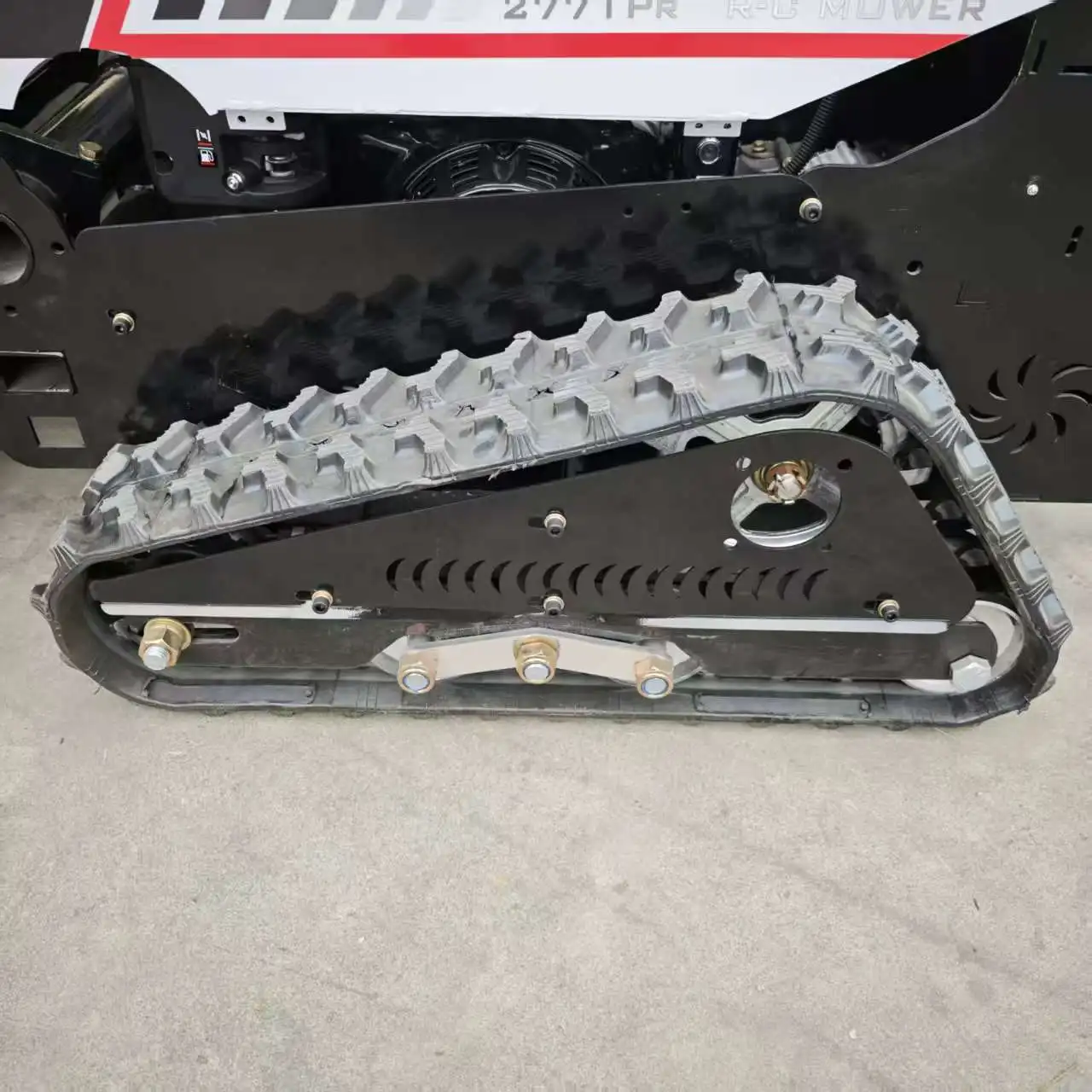 40 inch (1000mm) Heavy Duty Blade Hybrid Power System Reliable Remote Control Lawn Mower with Brush Clearing Capability