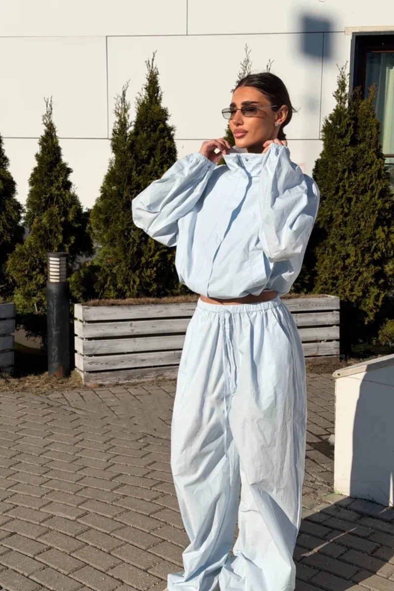 2026 Neuer europäischer und amerikanischer Freizeit-Sportanzug für Damen, lockerer Stehkragen-Cardigan mit Reißverschluss + Hose mit weitem Bein – Detail 12