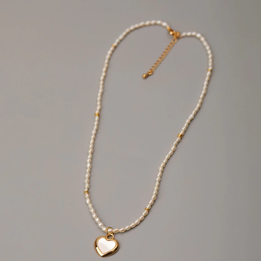 

Glossy High End Sweet Freshwater Pearl Necklace Pendant Gold Beaded Fitted Clavicle Chain Women