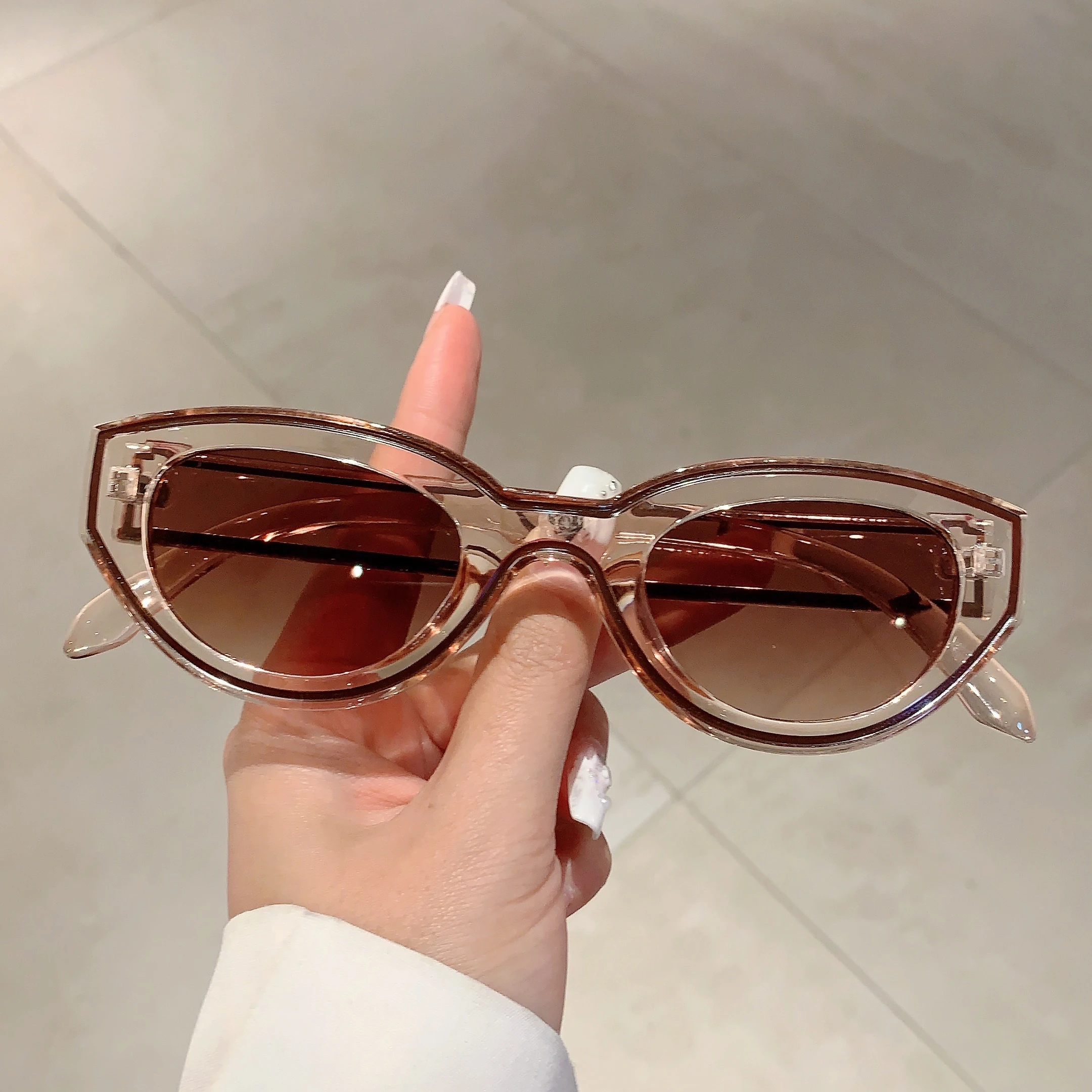 KAMMPT Vintage Cat Eye Sunglasses 2024 New in Women Stylish Candy Color Outdoor Shades Trendy Brand Design Gradient Sun Glasses