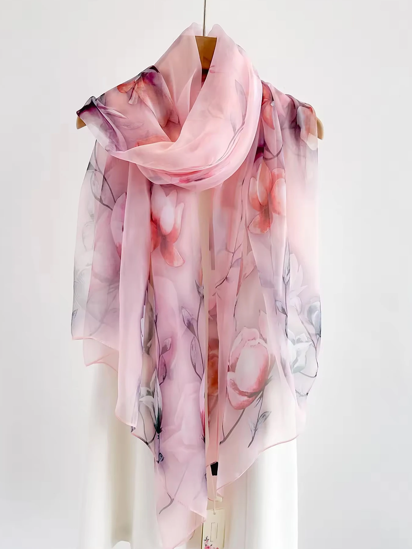 Neue Mode Frühling/Sommer Damen Blumendruck Großer Schal Strand-Seidenschal Weibliche Lange Wickeltücher Strand-Sonnenschutz Hijab – Detail 3