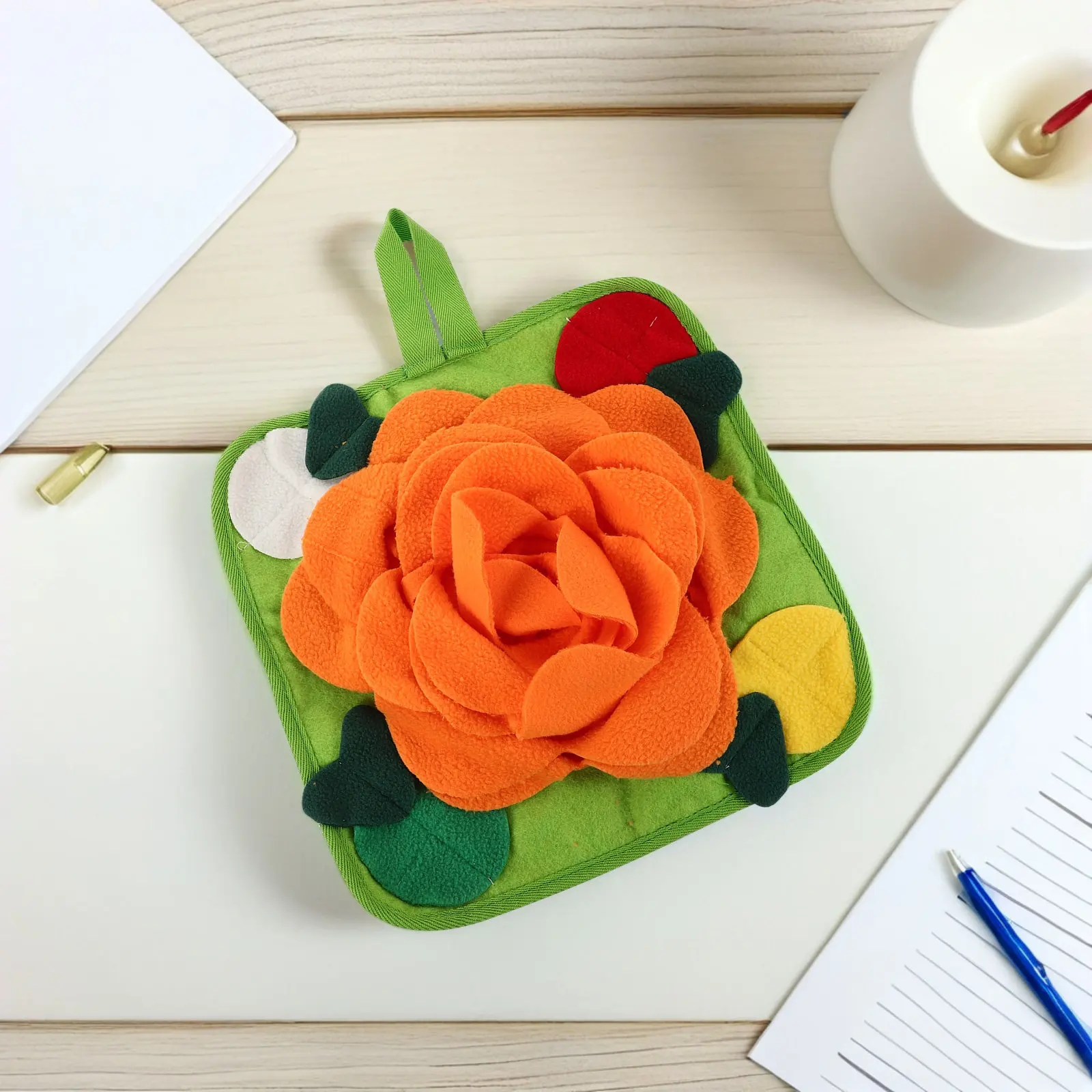 Tapis interactif d'alimentation pour animaux de compagnie, orange, pour lapins, hamsters et cochons d'Indonésie, tapis de recherche de nourriture, alimentation lente, enrichissement et activité.