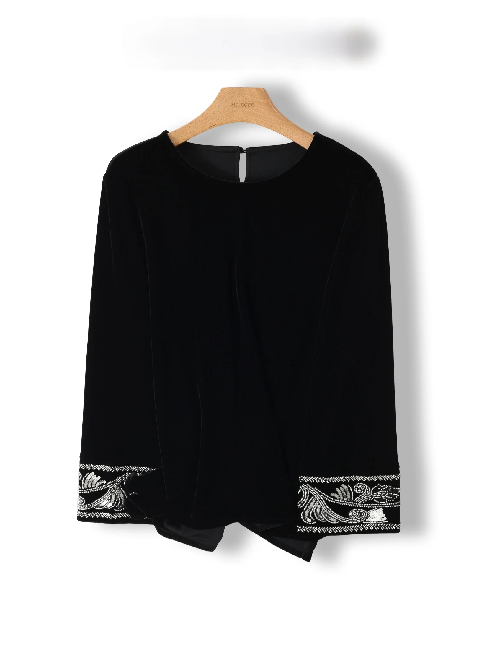 

Elegant Black Long Sleeve Loose Fit Women's Shirt round Neck Beaded Cuff Velvet Fabric Shirt for Teen Girls Comfortable Top
