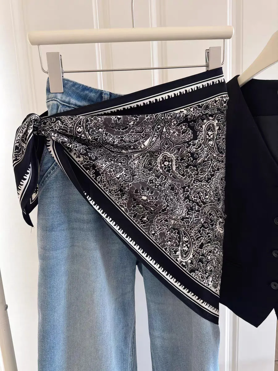 2026 Stacked Wear twill Triangle Scarf Waist Tie Triangular Shape Versatile Decorative Headscarf Neck Tie Stylish Layering