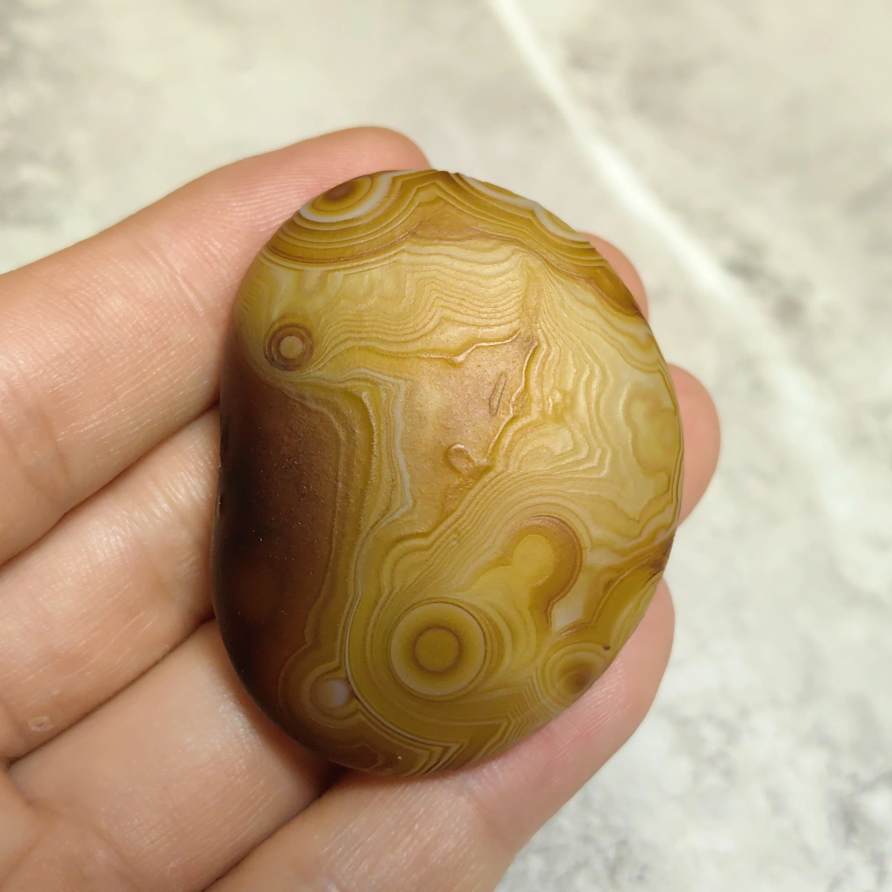 Natural Desert Swirling Eye Agate with Silk Eye Pattern Gobi Stone for Attracting Good Fortune DIY Jewelry Decoration