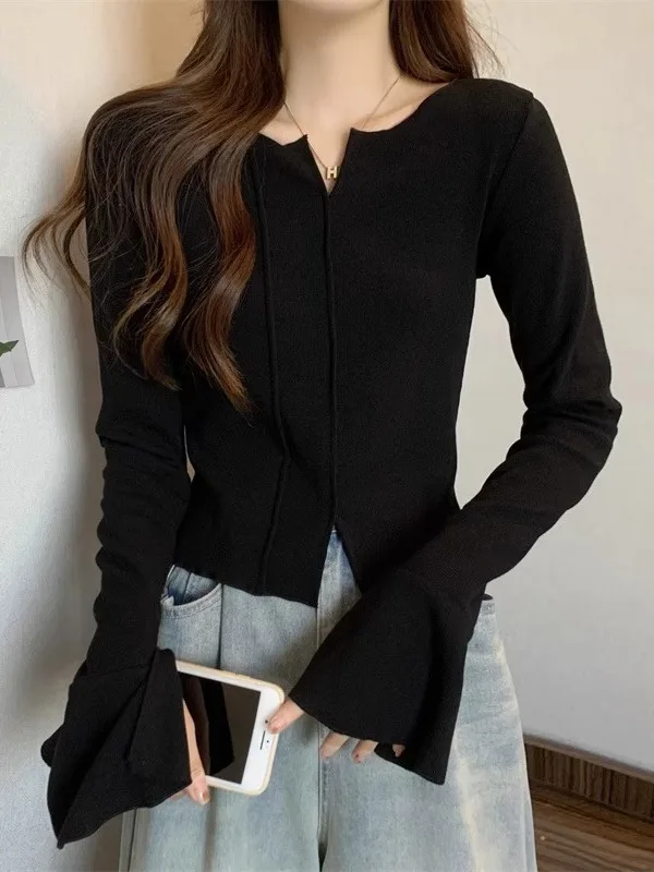 

Женская трикотажная базовая кофта с длинным рукавом, V-образным вырезом и рукавами-колокол, облегающая, больших размеров, для весны, осени и зимы, внутренняя одежда, модный дизайн.