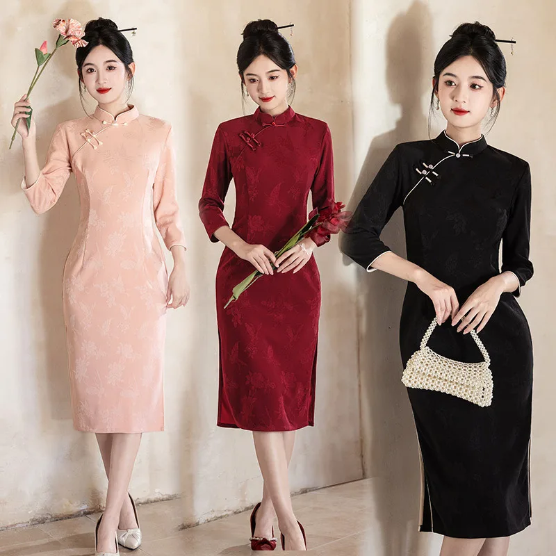 

Осень и зима 2025 года, новый китайский стиль, улучшенный ретро длинный Cheongsam, облегающий элегантный темпераментный Cheongsam на каждый день