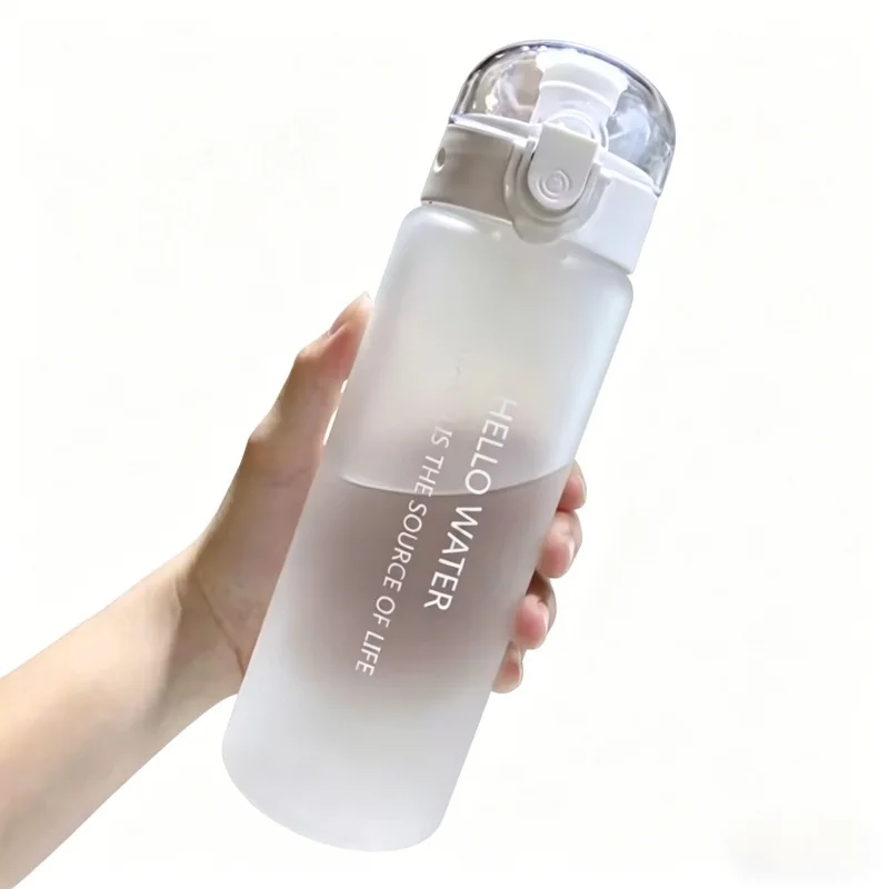 Sportliche Transparente Wasserflasche Tragbare Fitness-Reiseflasche Klare Auslaufsichere Trinkflasche Mattierte Flasche 780ml