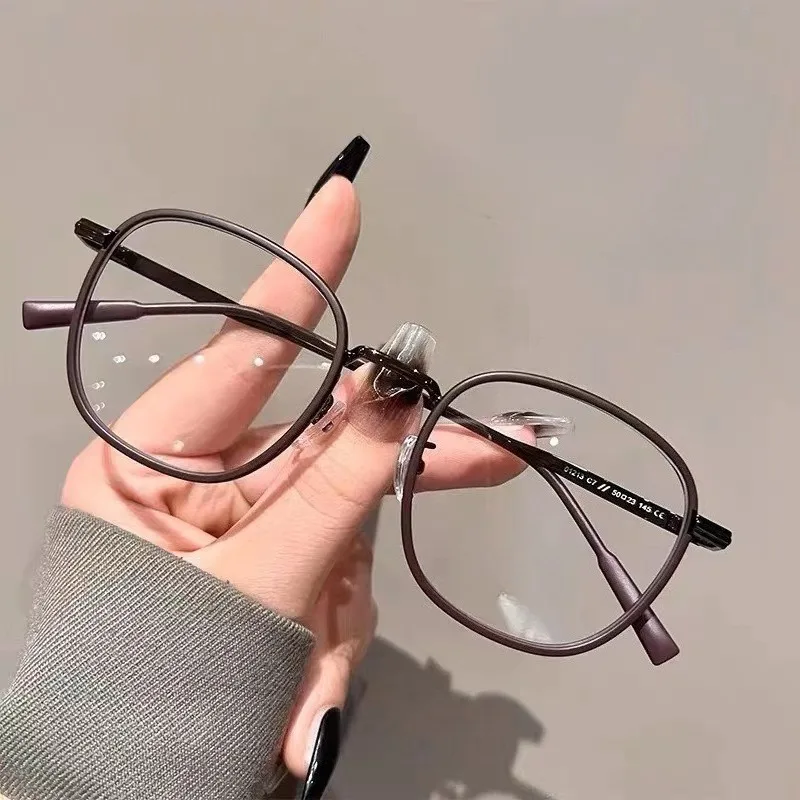 Women's Retro Coffee Square Anti Blue Light Small Frame Glasses Are Ultra Light and Elegant, Suitable for Daily and Office Wear