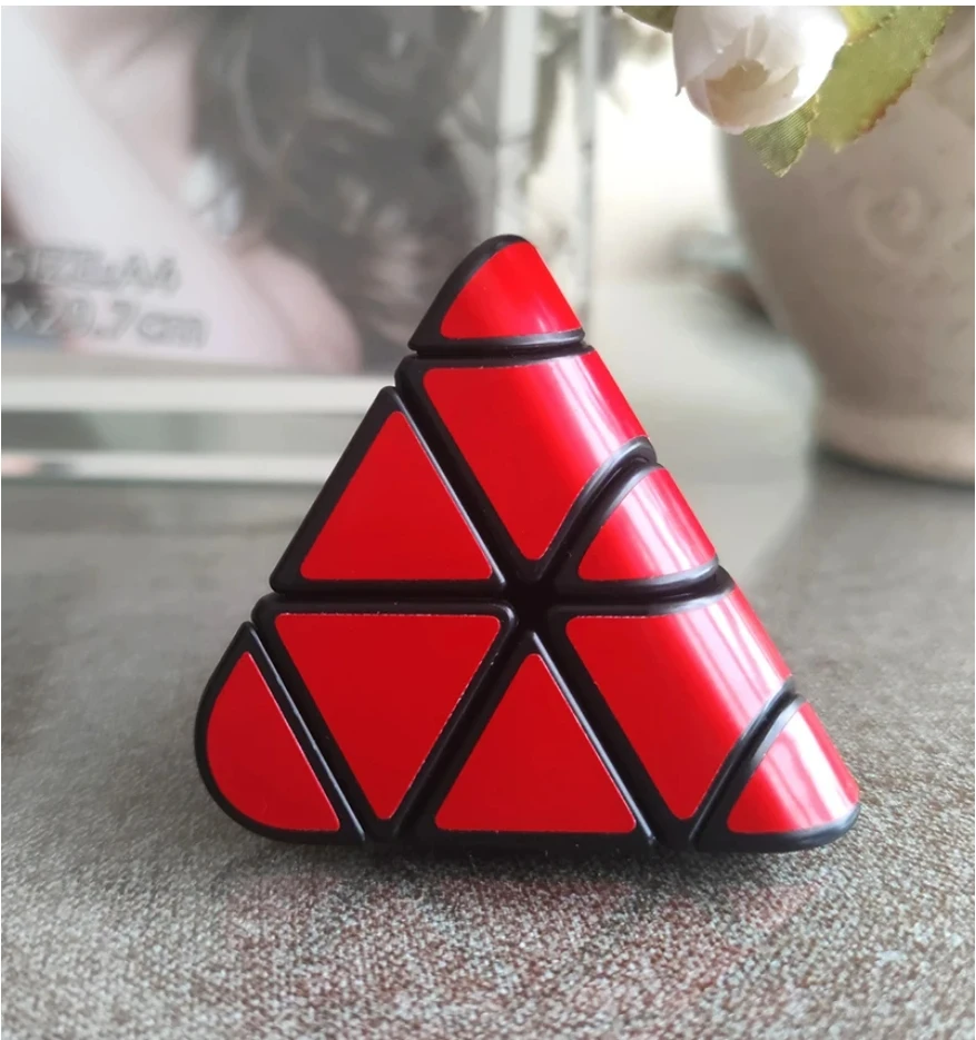 YuXin Cubo magico a piramide arrotondata Puzzle professionale Giocattoli Cubo di velocità Regalo per bambini Cubo Magico Puzzle