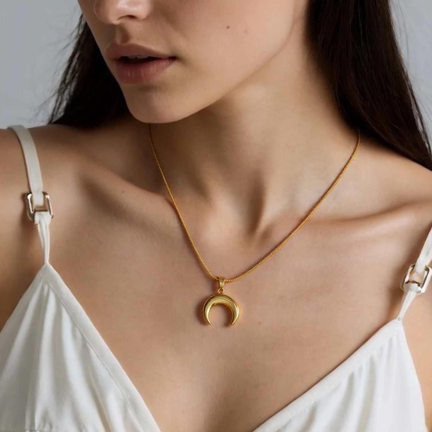 UHBINYCA Stainless Steel Moon Crescent Pendant Necklace for Women, Simple and Stylish Waterproof and Hypoallergenic Accessory