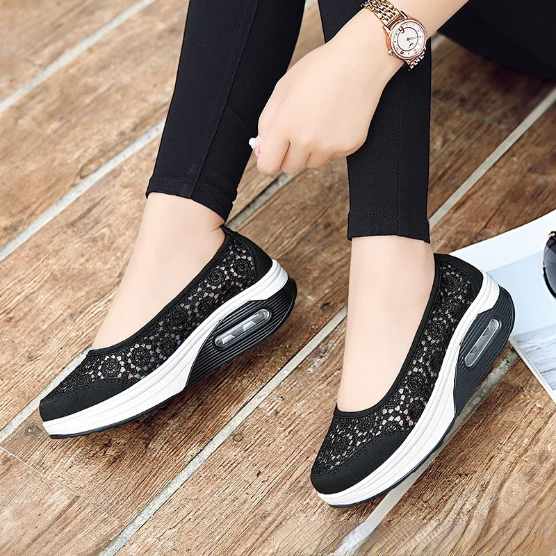 2023 Platform Women\'s Sports Shoes Slip on Mesh Light Breathable Running Shoes Plus Size Solid Color Versatile Zapatos Mujer