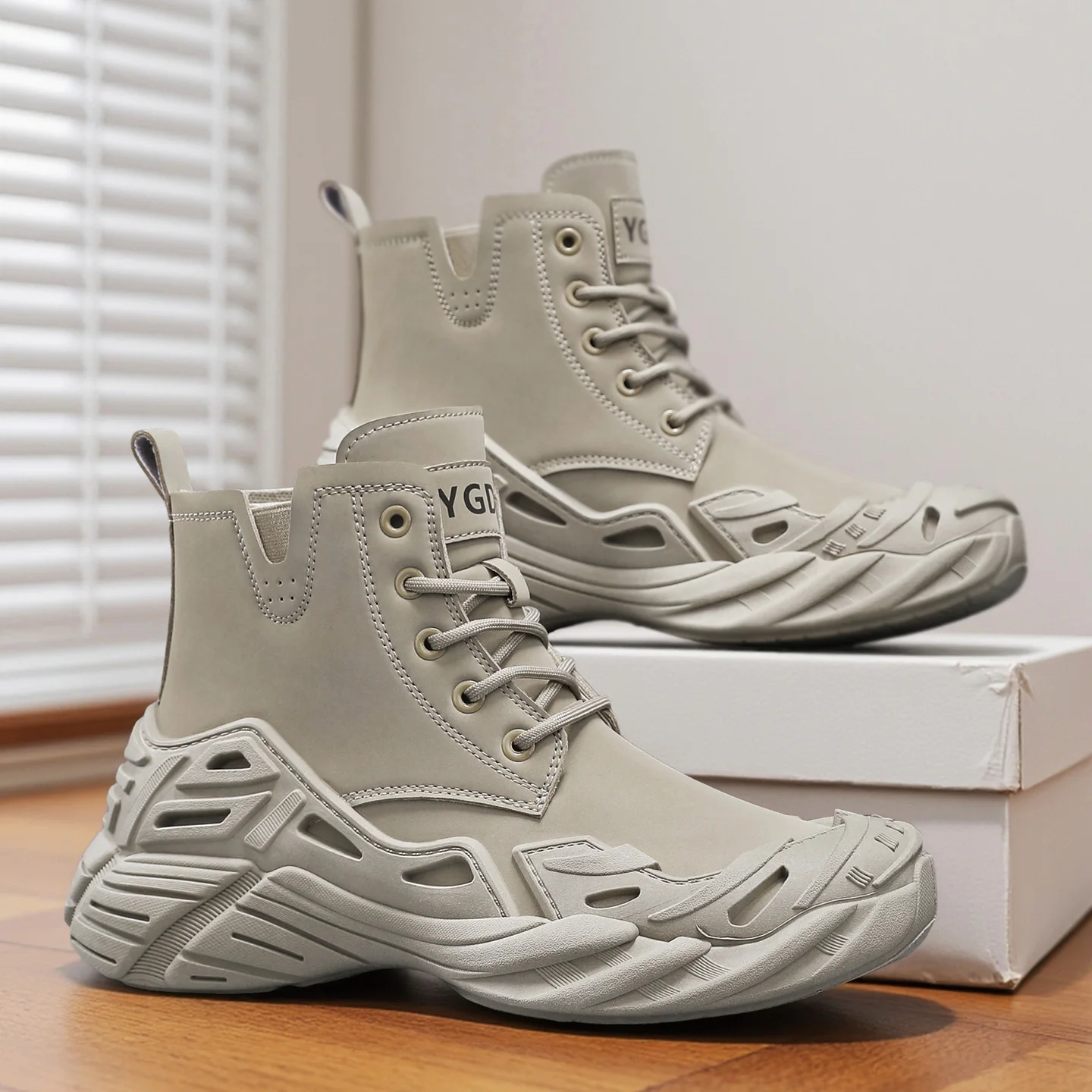 

New Casual Hiking Boots, Slip-resistant and Durable Work-style Sports Shoes, Versatile Outdoor Hiking High-top Leather Boots