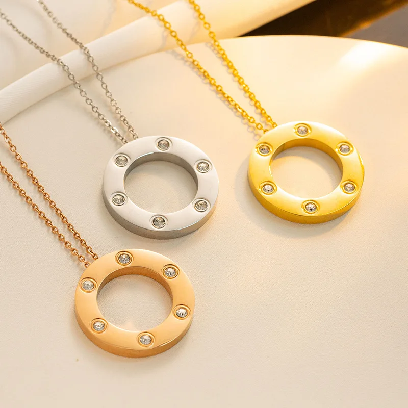 Niche does not fade atmospheric sweater chain temperament collarbone chain high version light luxury titanium steel