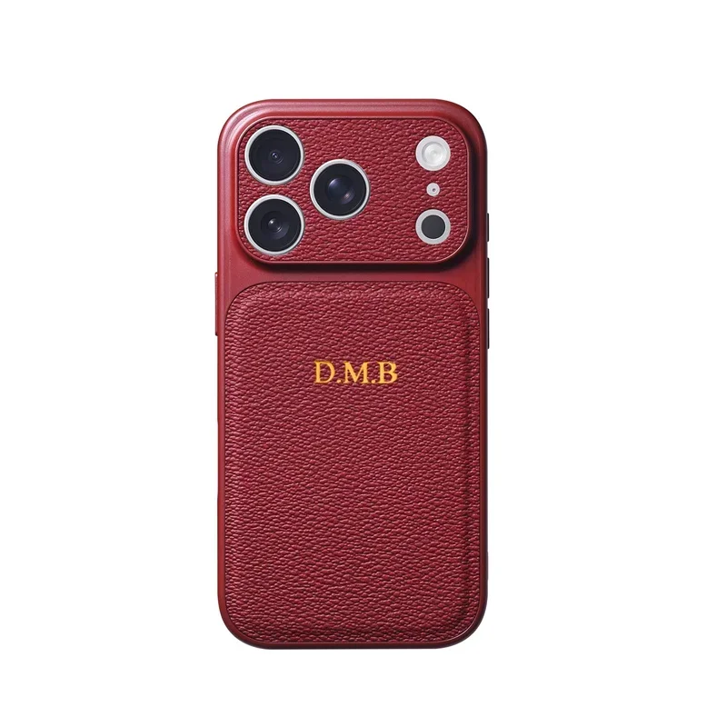 Gepersonaliseerde gouden/zilveren initialen lederen hoesje voor iPhone 17, 16, 15, 14, 13 Pro Max, 15 Plus, 17 Air. Luxe lensbescherming.