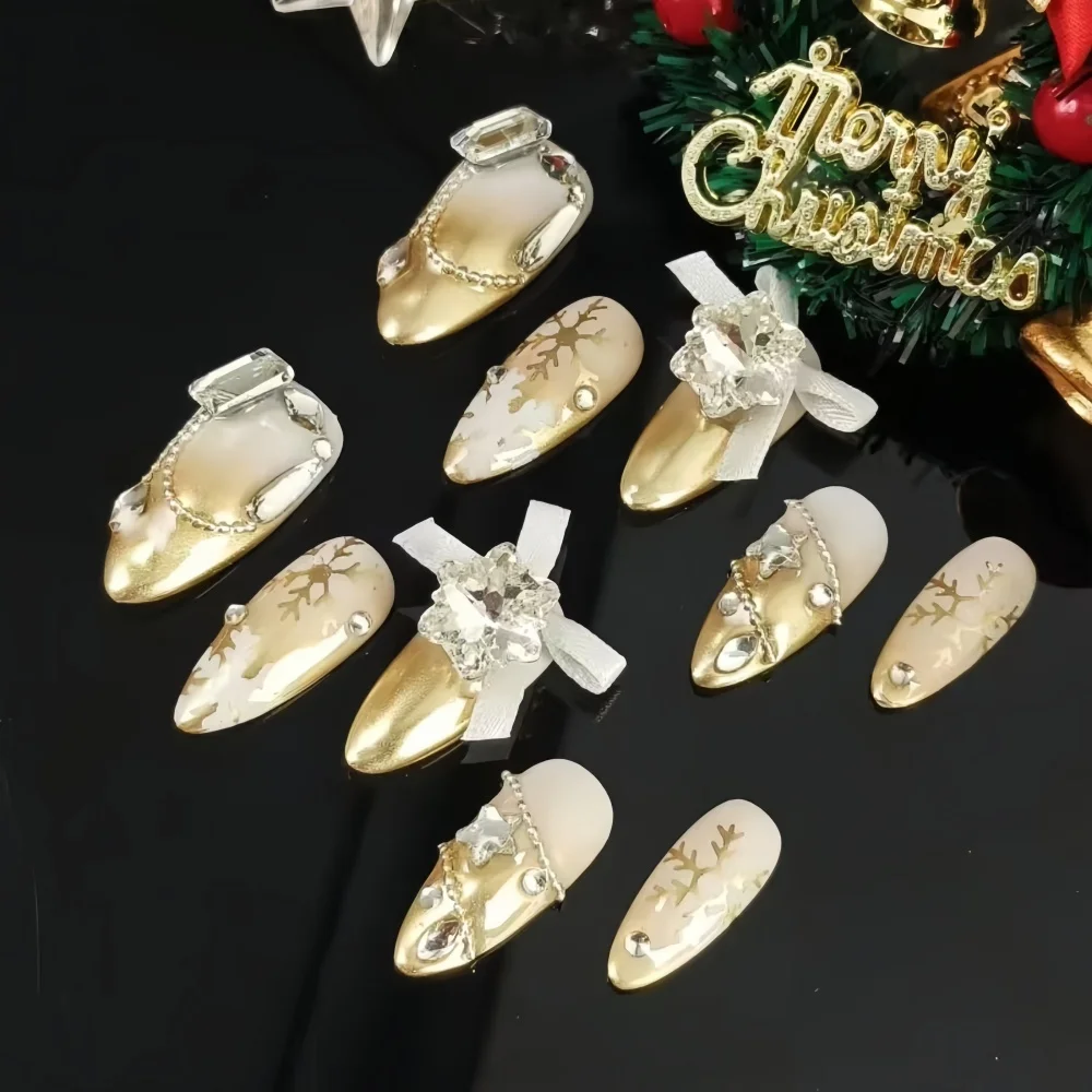 10pcs Handmade Press on Nails Christmas Tree Snowman Design Wearable 3D Cartoon Short Fake Nails Christmas Gift for Girls Set