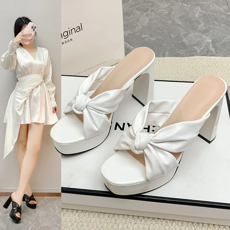 

Thick-soled, Wide Heel, Open-toe, Waterproof Platform, Versatile, Comfortable and Slip-resistant Fashion Women's Flip-flops