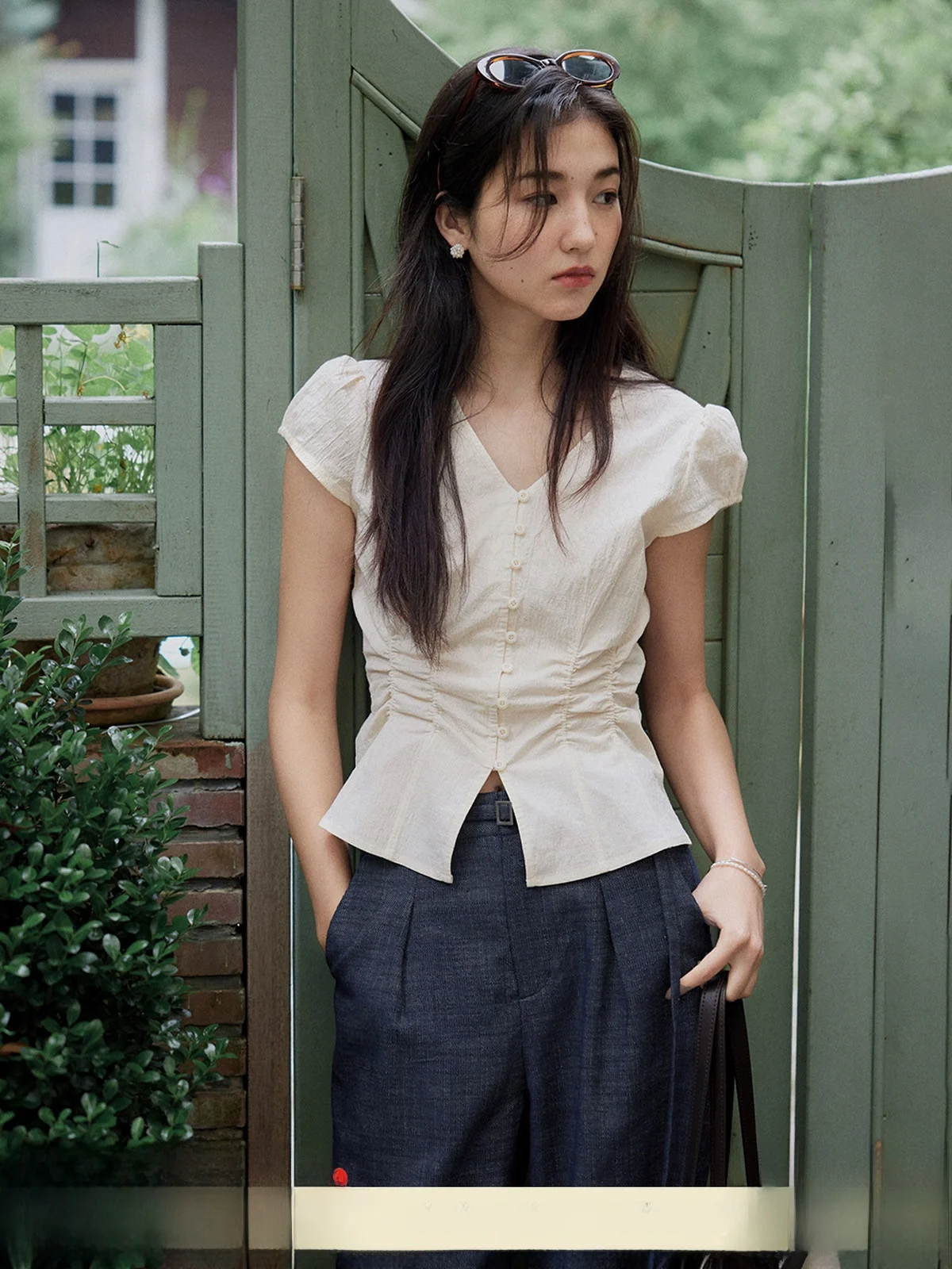 

Solighter Vintage Pleated Short Sleeve V-Neck Shirt Women's Shirt Commute Style Cotton Blend Breathable Regular Fit Short Length