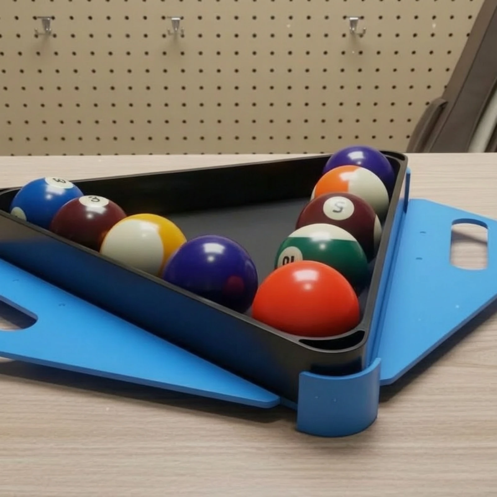 Triangle Ball Rack and Tray Set Sturdy Plastic Billiard Sphere Racking Tray for Game Room, Bar