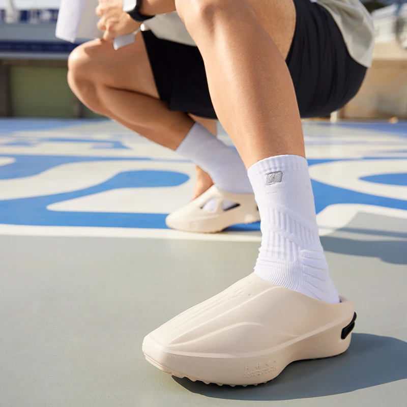 361 Degrees Joker Cyber Men Slippers Outdoors Breathable Soft Anti-slip Antiskid Beach Sandals Flexible Male Shoes 672521104 view 2